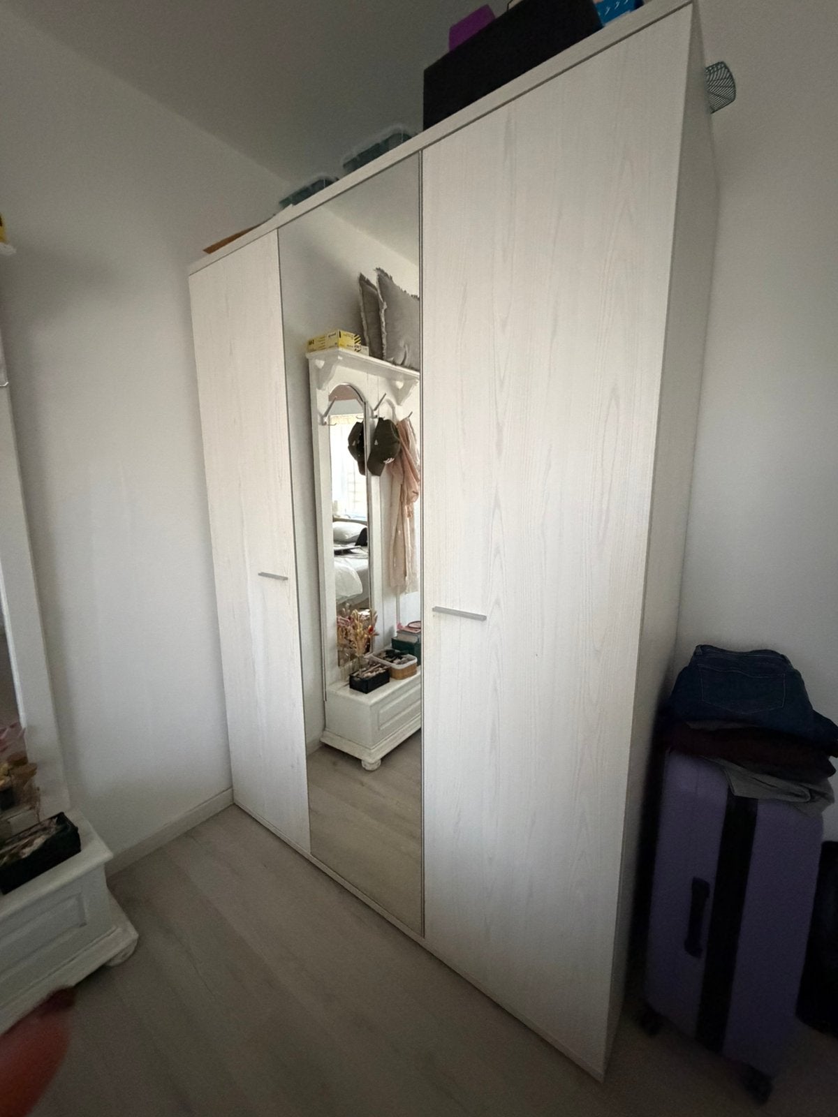 Armoire, portes, Enlèvement, Comme neuf