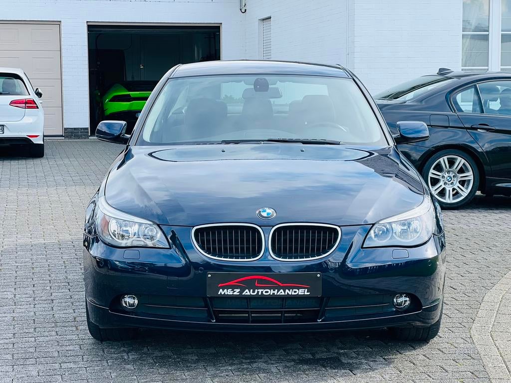 BMW 520i * 16.000 Km !!! * NIEUW !! * 6 CILINDER * 1 ste eig, 4 deurs, Bedrijf, Euro 4, Onderhoudsboekje