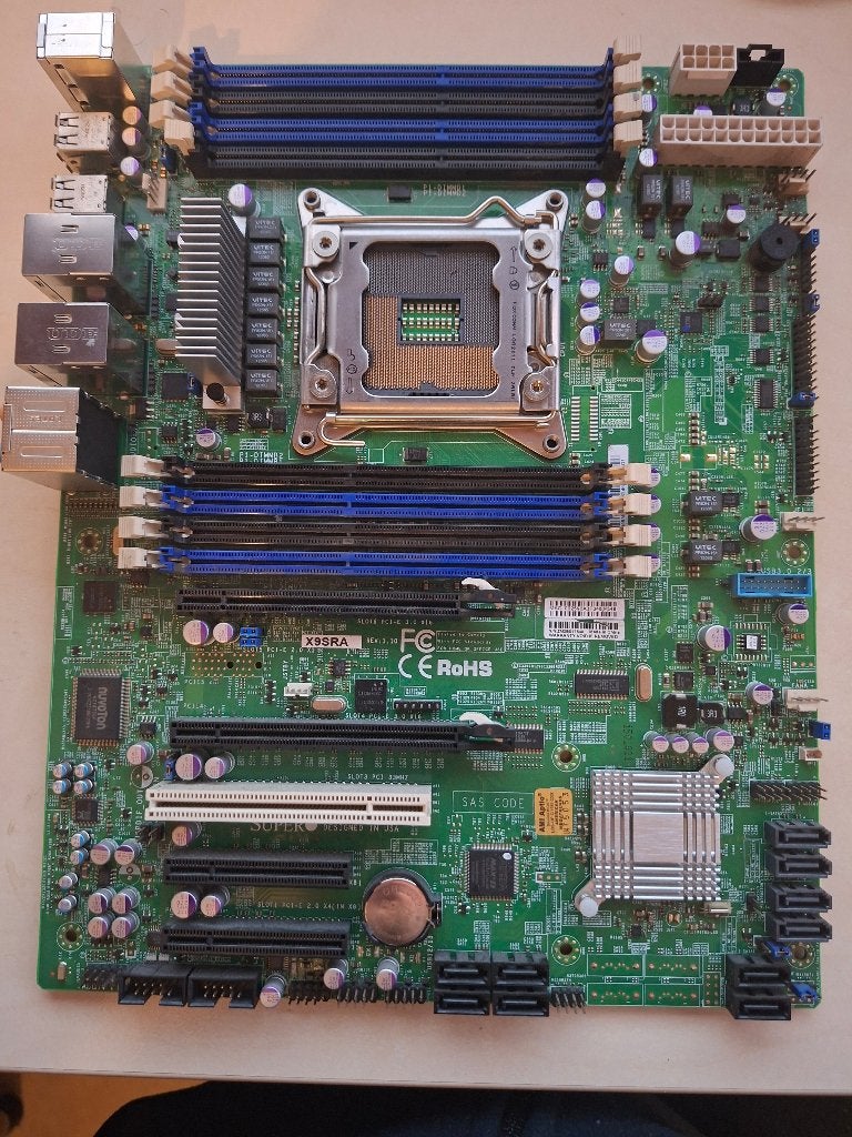 Supermicro X9SRA moederbord LGA2011 workstation/server, Enlèvement ou Envoi, Utilisé, Intel, DDR3