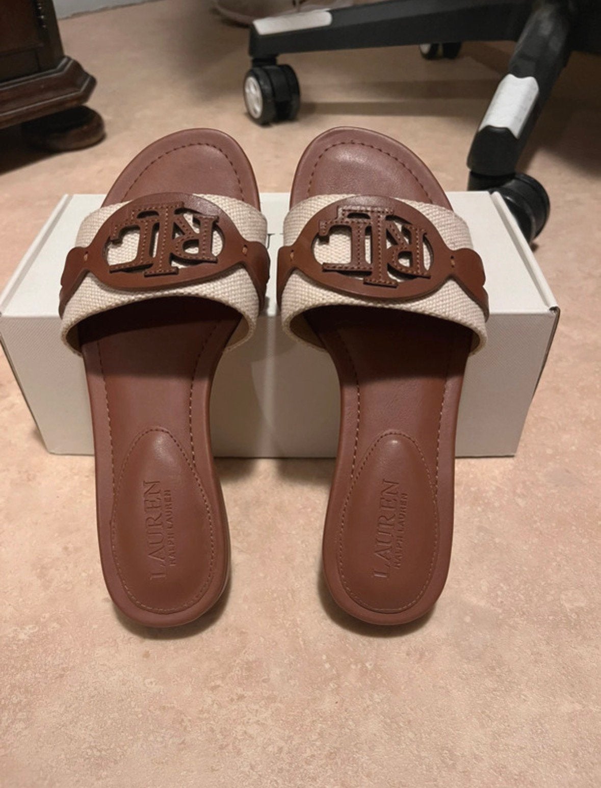 Ralph Lauren Alegra Slides, Kleding | Dames, Bruin, Gedragen, Ophalen, Slippers