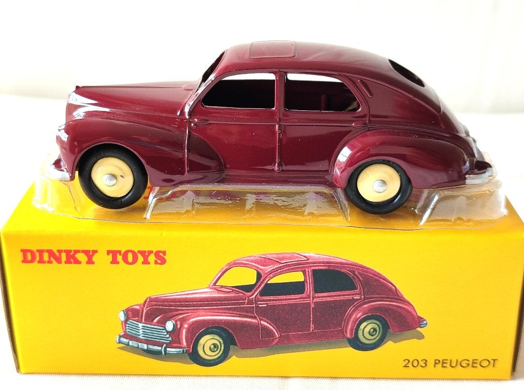 Dinky Atlas _ Peugeot 203 _ ref. 24R (bordeaux)., Ophalen of Verzenden, Zo goed als nieuw, Auto, Dinky Toys