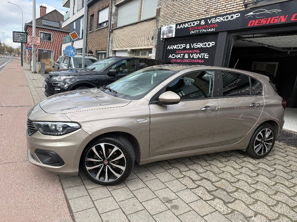 Fiat Tipo 1.4 Turbo 120pk Lounge Alu 17 Navi Clim 1st, Auto's, Fiat, Euro 6, Bedrijf, Handgeschakeld, Tipo