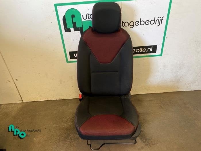 Stoel links van een Renault Clio (Clio 4 12-), Gebruikt, -, Renault, -