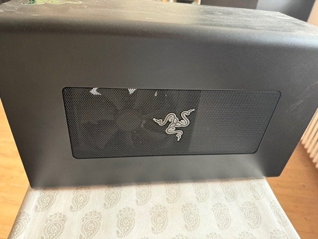 EGPU, Enlèvement, Comme neuf
