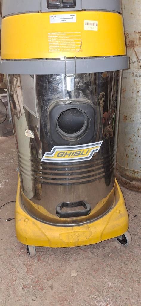 Aspirateur industriel, Enlèvement