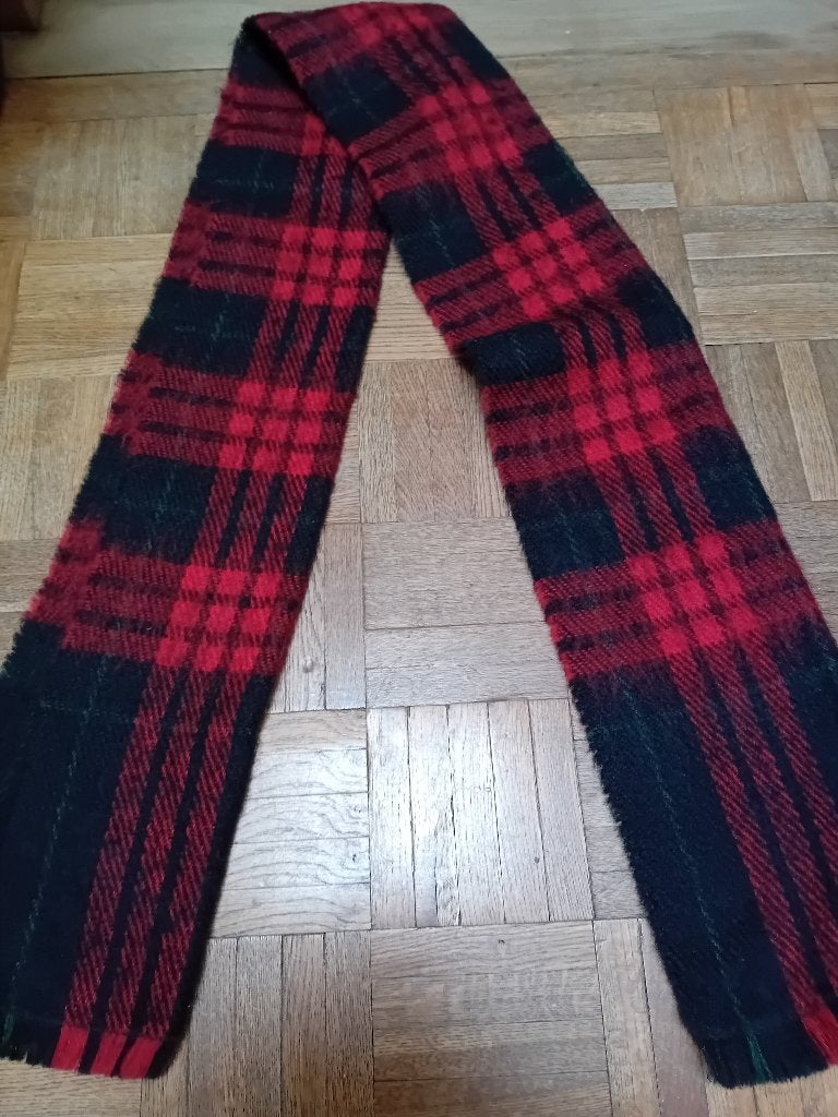 Écharpe femme à carreaux rouge et noir, Vêtements | Femmes, Enlèvement, Neuf, Écharpe