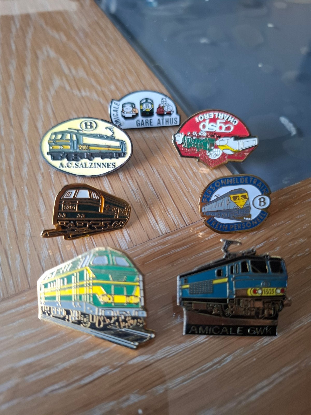 7 Pin's SNCB locomotives, Collections