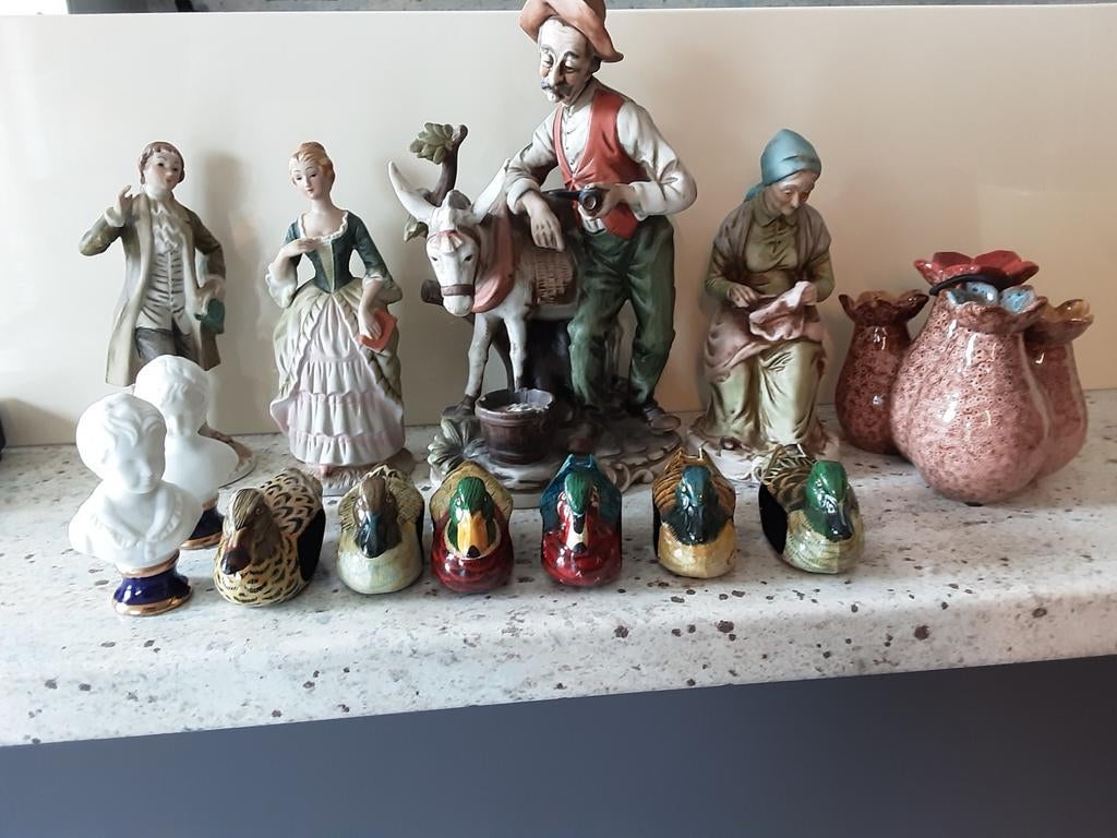 Beeldjes en allerlei, Ophalen