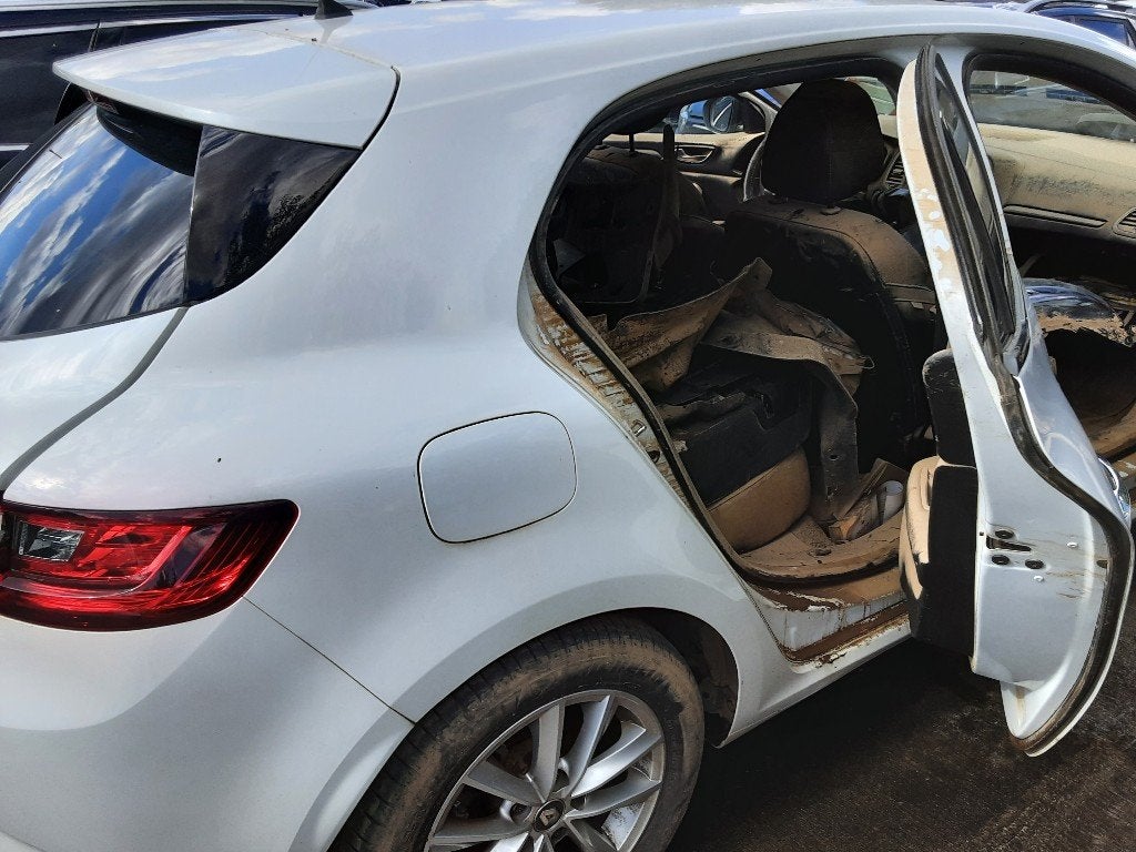SPATBORD RECHTS ACHTER Renault Megane IV (RFBB) (01-2015/-), Gebruikt, Renault, Achter, Spatbord