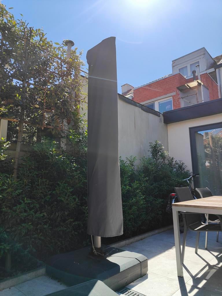 T&T design zweefparasol 'Big Mama', Ophalen, Zweefparasol