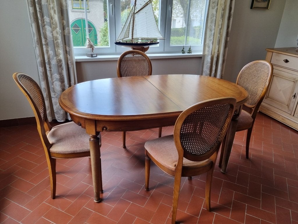 table à manger avec 4 chaises, Maison & Meubles, Tables | Tables à manger, Cinq personnes ou plus, Comme neuf, Enlèvement, Autres essences de bois