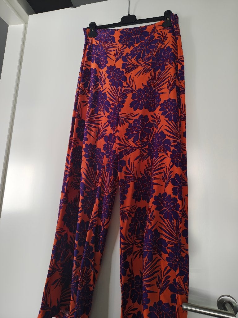 Mooie lange broek met brede pijpen maat 40, Kleding | Dames, Maat 38/40 (M), Verzenden, Oranje, Zo goed als nieuw