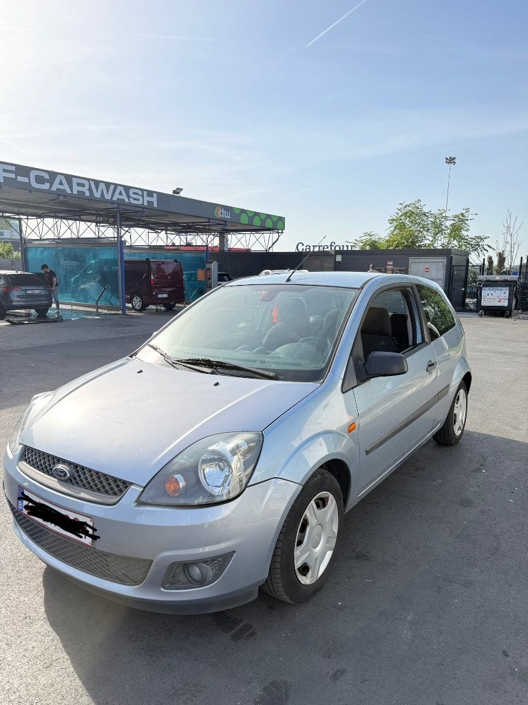 Ford Fiesta, Autos, Ford, Particulier, Fiësta, Essence, Euro 4, Hatchback, 3 portes, Boîte manuelle, Bleu, Noir, Tissu, Traction avant
