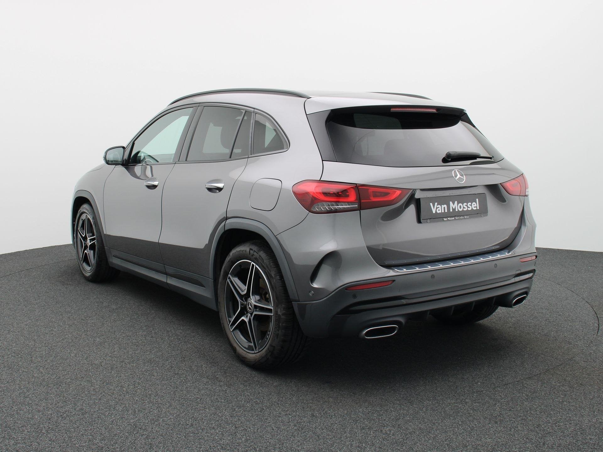 Mercedes-Benz GLA 180 AMG LINE + MULTIBEAM LED + CARPLAY + D, Gebruikt, 136 pk, Bedrijf, 5 zetels