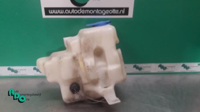 Ruitensproeiertank voor van een Volkswagen Golf (Golf 97-), Gebruikt, -, Volkswagen, -