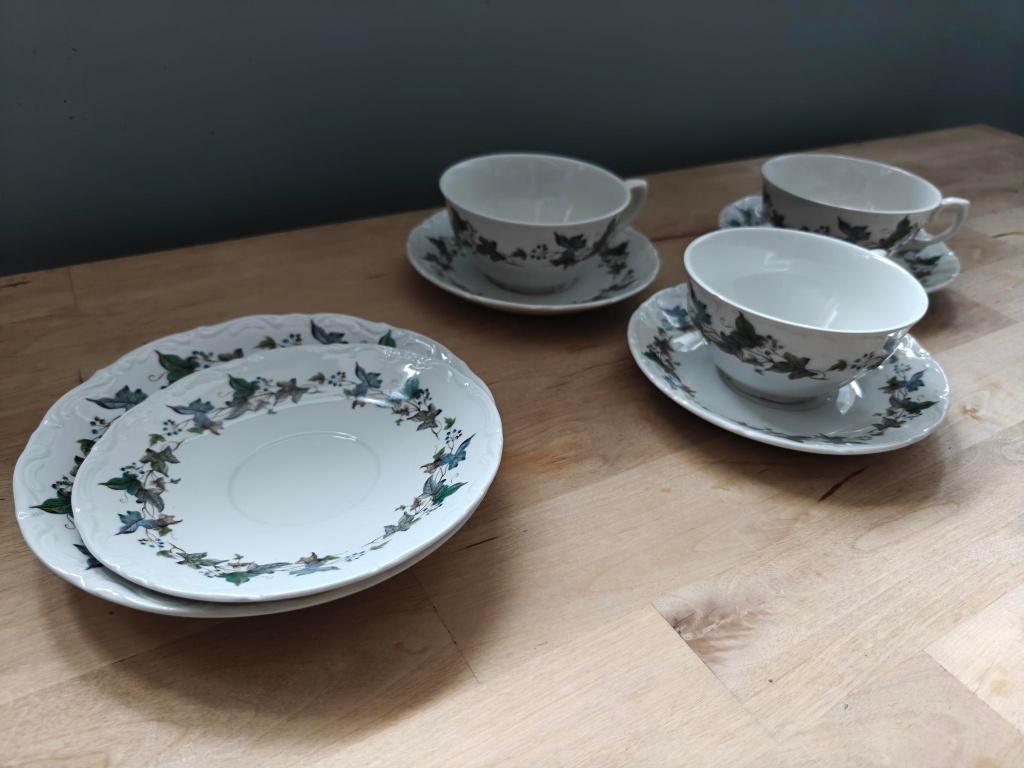 3 kopjes en schotel Pontesa - made in Spain - perfecte staat, Ophalen of Verzenden, Zo goed als nieuw, Kop(pen) en/of Schotel(s)