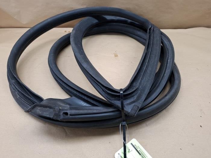 Portierrubber 2Deurs links van een Alfa Romeo Mito, Gebruikt, -, -, Ophalen of Verzenden