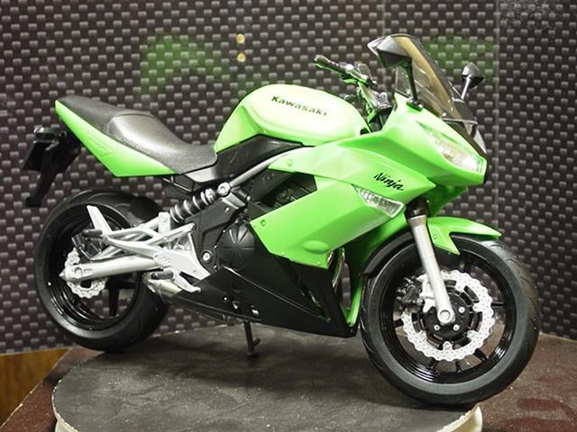 Kawasaki ER-6F 650R 1:10 62803, Hobby en Vrije tijd, Modelauto's | 1:5 tot 1:12, Ophalen of Verzenden, Nieuw, 1:9 t/m 1:12, Motor