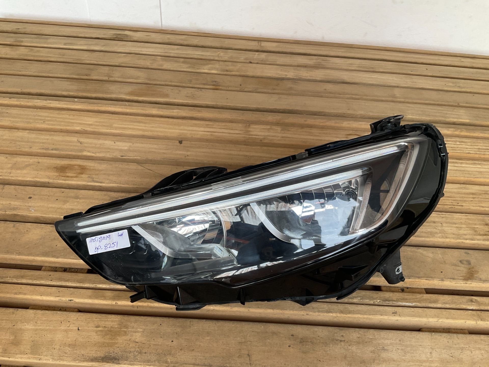 Koplamp Opel Insignia B LED Links 39122966, Opel Automobile GmbH, Opel, Bahnhofsplatz 1
65423  Russelsheim am Main, DE, Kontakt@opel-infoservice.de