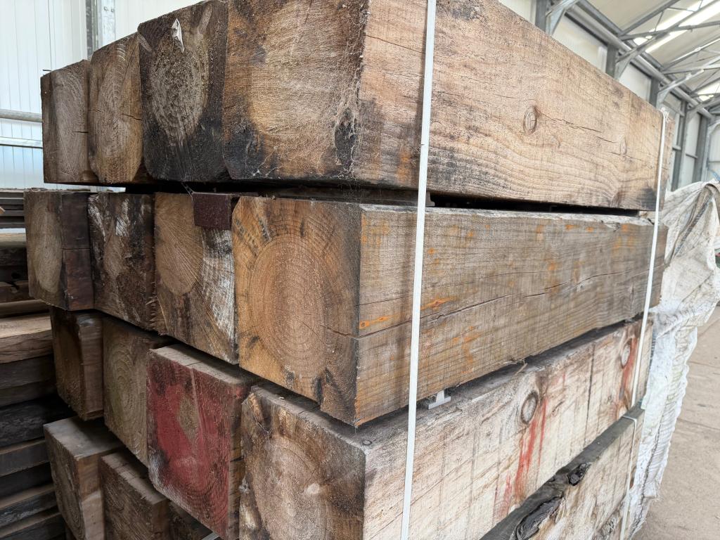 30x30cm robuuste balken, palen hout met karakter Radiatapine, Tuin en Terras, Niet ingevuld, Gebruikt, 25 cm of meer, Niet ingevuld