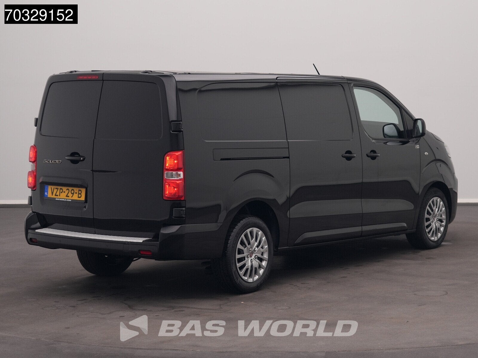 Fiat Scudo 145pk Automaat L3H1 Navi Airco Cruise Camera CarP, Auto's, Stof, 4 cilinders, Zwart, Bedrijf