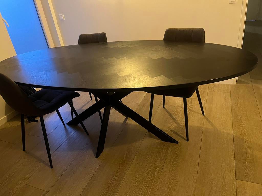 Zwarte ovale tafel ( visgraat) eikenhout, Huis en Inrichting, Ophalen, Zo goed als nieuw, Eikenhout