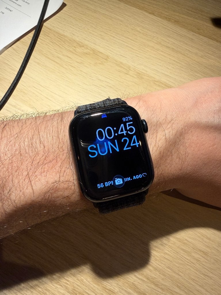 Apple Watch 9 (GPS) • 45-mm alu • Nike • extra lader, Conditie, Zwart, Apple Watch, IOS