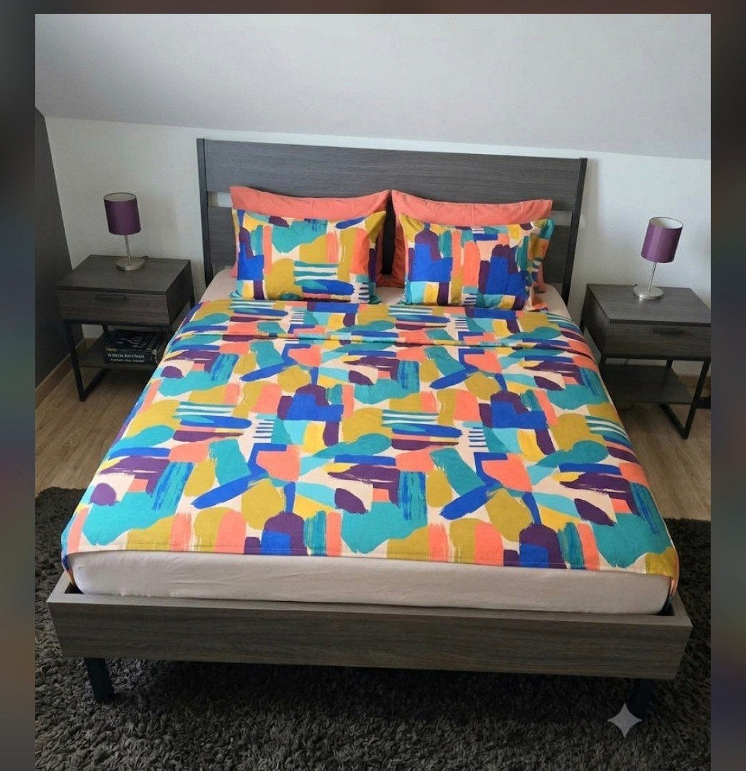 Lit double IKEA complet + 2 tables de nuit assorties – État, Maison & Meubles, Enlèvement, Comme neuf, Deux personnes
