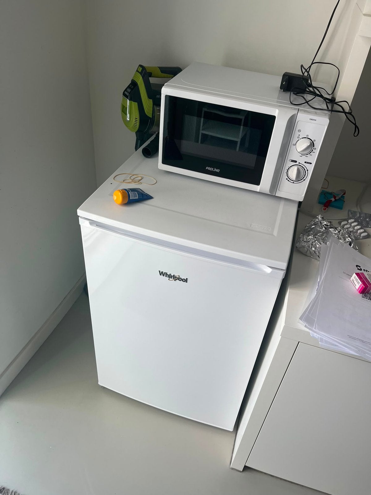 Réfrigérateur avec congélateur Whirlpool, Enlèvement, Comme neuf, Avec compartiment congélateur