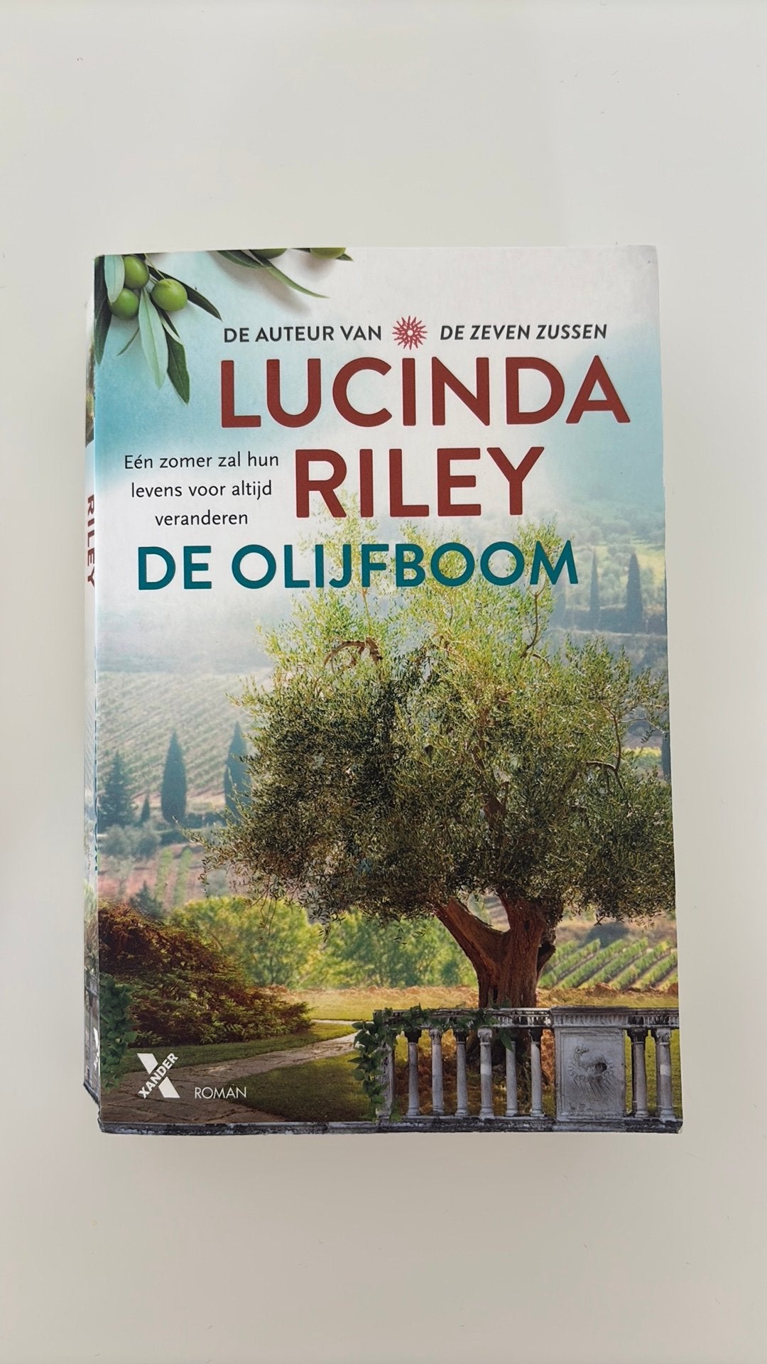 Lucinda Riley - De olijfboom, Enlèvement ou Envoi, Lucinda Riley