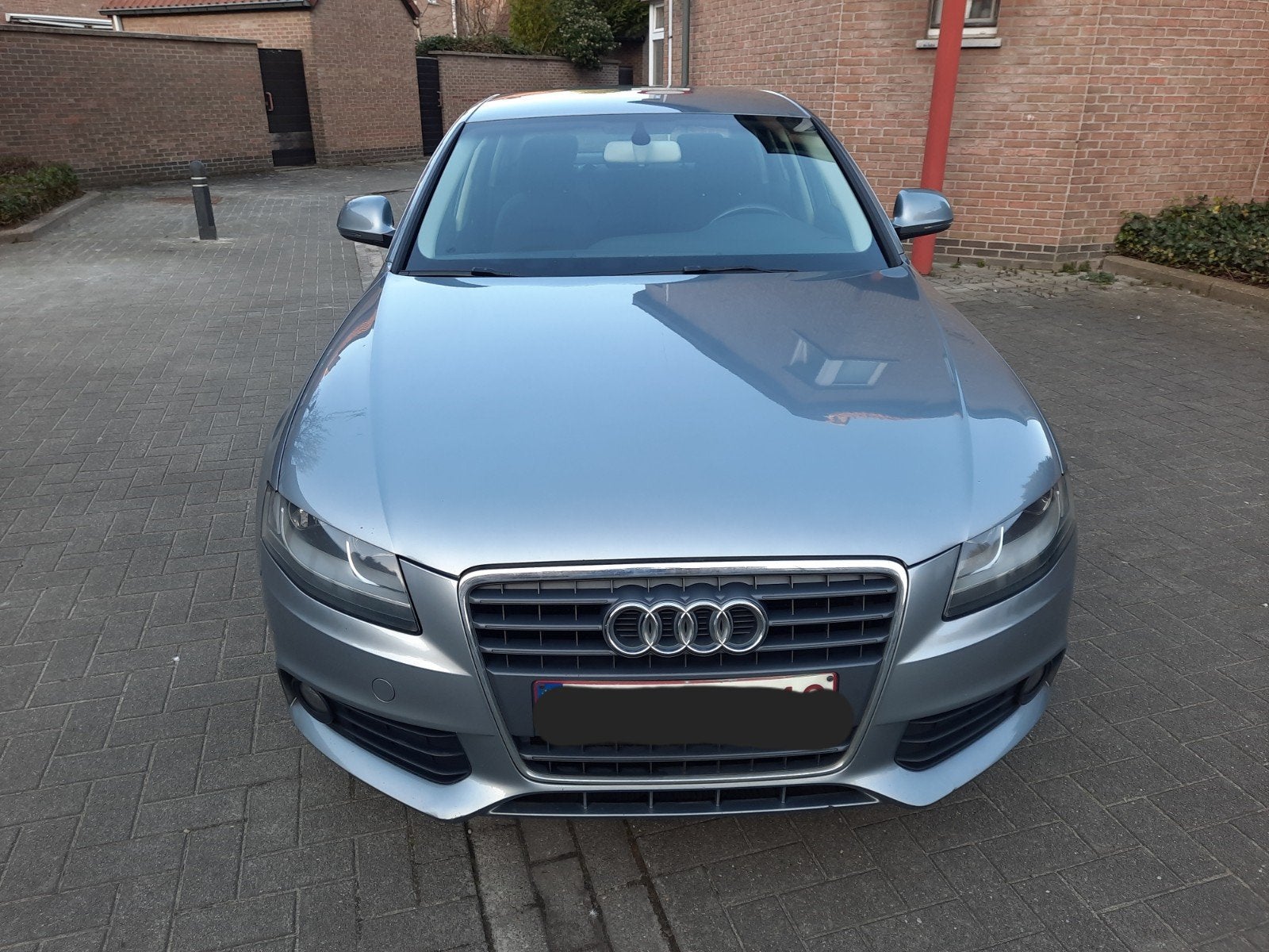 AUDI A4 , van 2009 in zeer goede staat.  gsm 0488 477 225, Voorwielaandrijving, Euro 5, Stof, Zwart