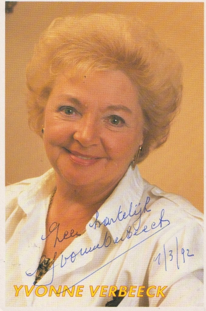 Foto / Postkaart  – Yvonne Verbeeck - Gesigneerd - Muziek, Verzamelen, Muziek, Artiesten en Beroemdheden, Ophalen of Verzenden
