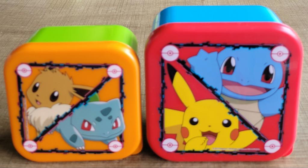 Pokémon: 2 doosjes, Ophalen of Verzenden, Zo goed als nieuw, Tv, Gebruiksvoorwerp