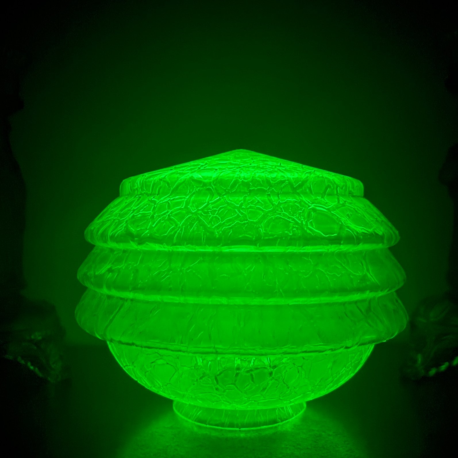 Groene glazen lampenkap / ouraline vintage lampglas, Ophalen, Gebruikt, Groen, Ovaal