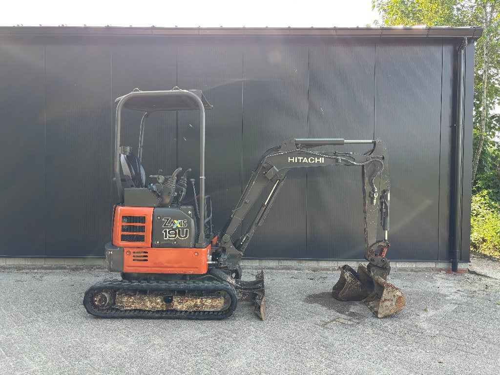 Mini-pelle Hitachi ZX19U (2015) 2 godets d'excavateur, Enlèvement