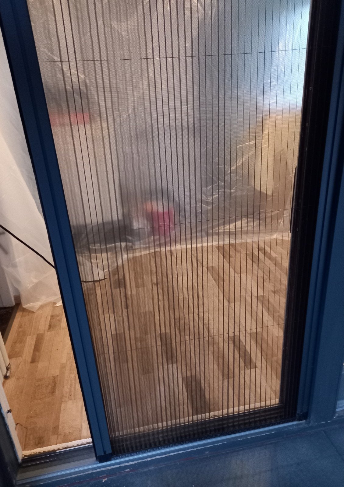 Vliegenraam, Ophalen