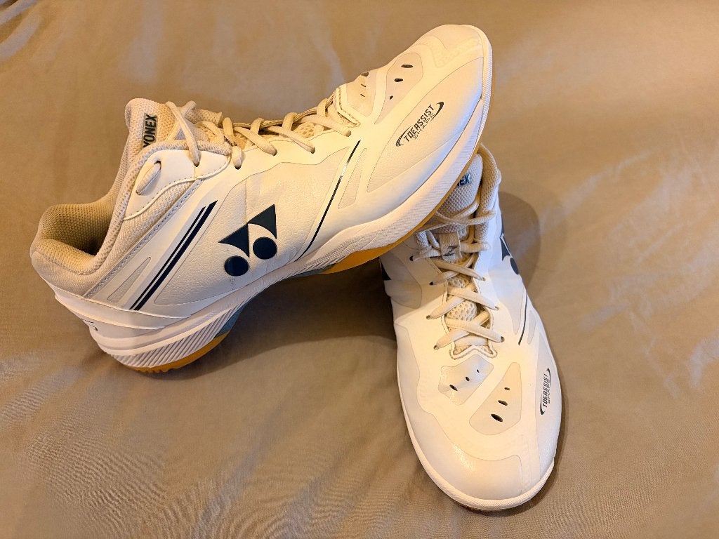 YONEX SBH-65 Z4 (US:9 1/2 ; EU:43) White, Sports & Fitness, Badminton, Enlèvement ou Envoi, Comme neuf, Chaussures