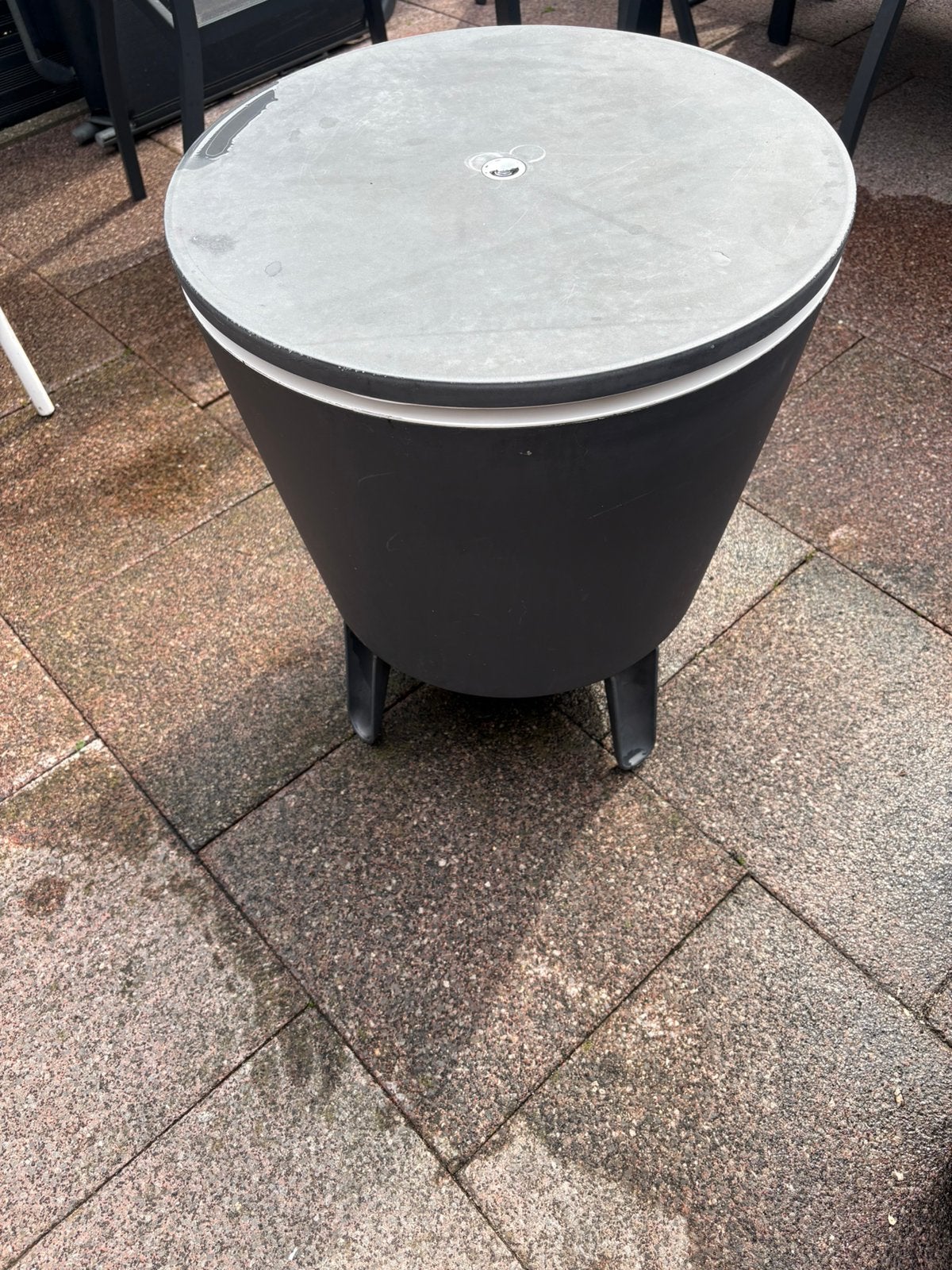 Bijzet tafel en ijs emmer keter coolbar, Ophalen, Zo goed als nieuw