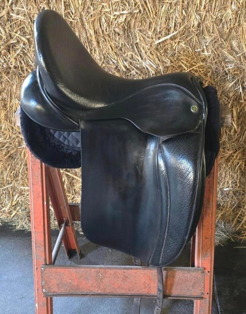 Hulsebos wb3. Dressuurzadel. 17 5inch., Dieren en Toebehoren, Ophalen