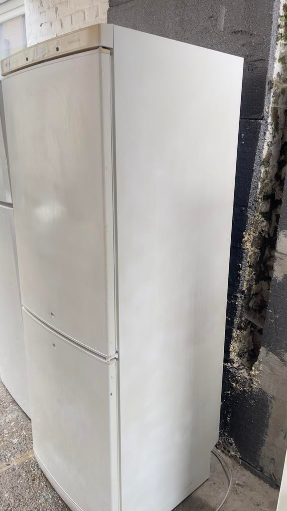 frigo congélateur Whirpool en bon état !, Electroménager, Classe énergétique A ou plus économe, Enlèvement ou Envoi, Avec compartiment congélateur