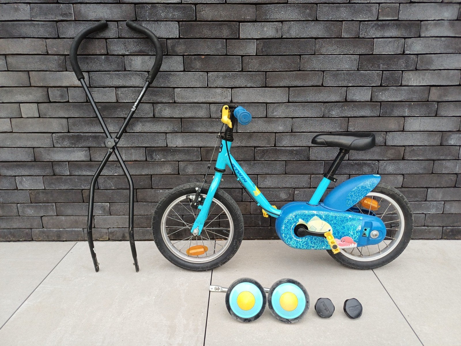 Vélo pour enfants b twin de 14 pouces avec roues de support, Vélos & Vélomoteurs, Frein sur jante, Stabilisateurs, Enlèvement