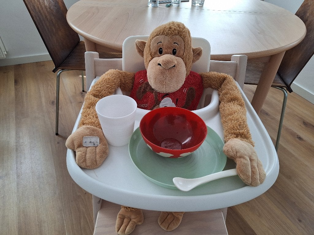 Tripp trapp eettafeltje merk Stokke, Ophalen, Zo goed als nieuw, Meegroeistoel, Afneembaar eetblad
