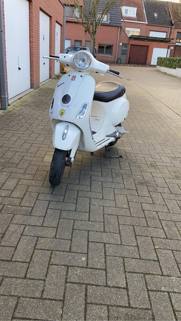 Vespa lx 50, Fietsen en Brommers, Ophalen, Zo goed als nieuw, Vespa