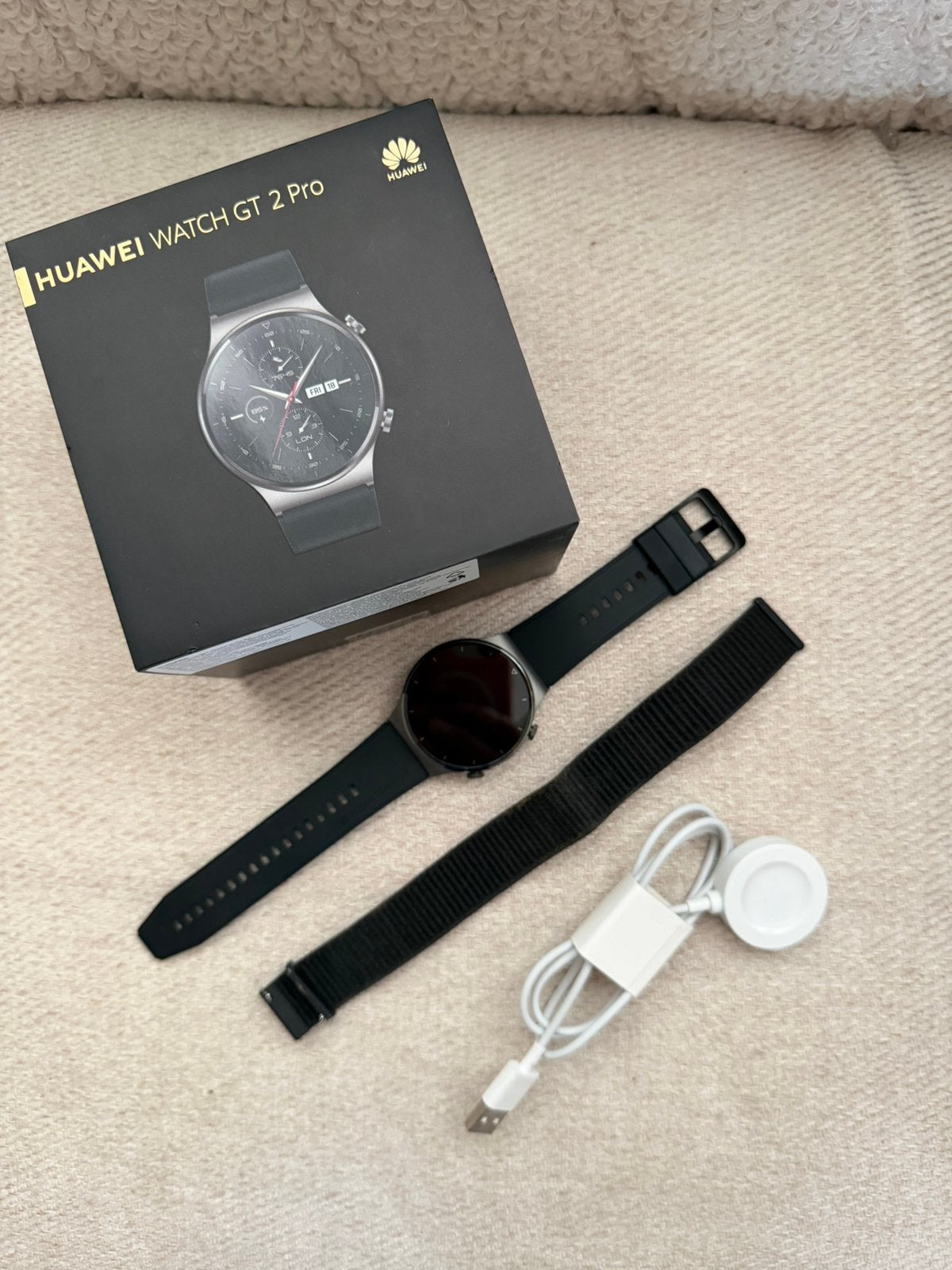 Huawei Watch GT 2 Pro - Zo goed als nieuw + extra bandje, Handtassen en Accessoires, Smartwatches, Ophalen, Zo goed als nieuw