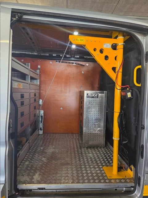 Grue pivotante Transit H2 + support de montage 650€, Enlèvement, Comme neuf