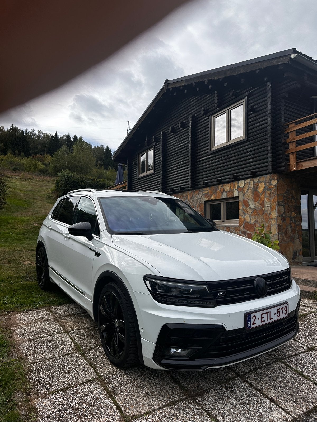 Volkswagen Tiguan 1.5 TSI DSG R-Line FULL OPTION – TOPSTAAT!, Auto's, Dealer onderhouden, 173 g/km, 4 cilinders, Alcantara