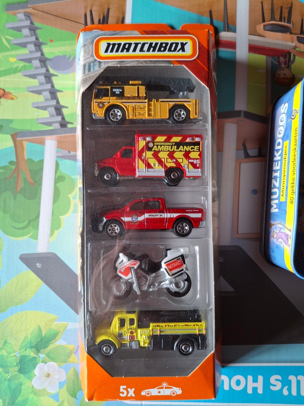 pour la Saint Nicolas Matchbox vehicules d'intervention durg, Ophalen of Verzenden
