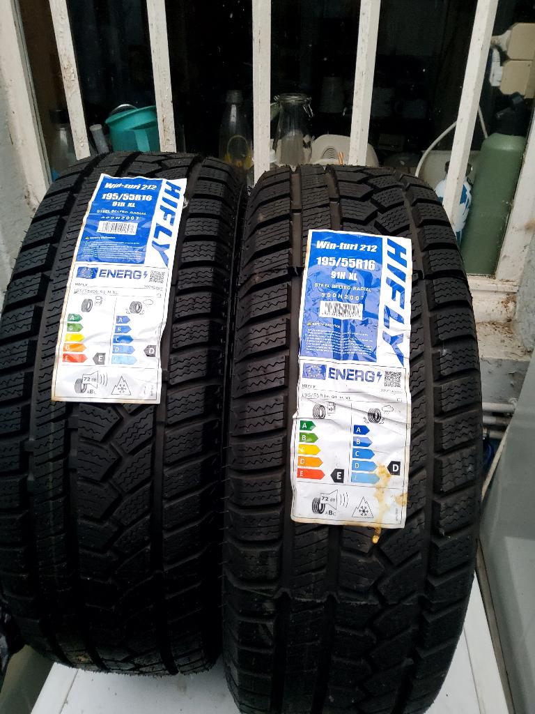 pneus neige neuf 195/55R16, Autos : Pièces & Accessoires, Pneus & Jantes, Neuf, Pneus hiver, Enlèvement ou Envoi, 16 pouces