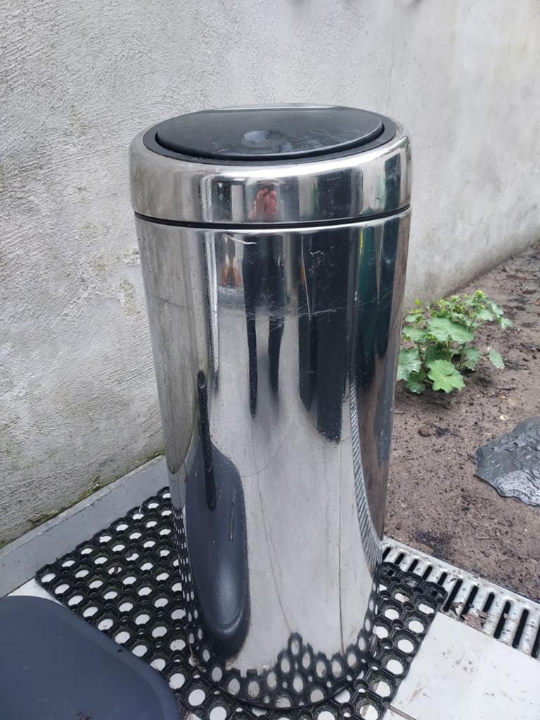 Brabantia vuilbak, 23-30l, Huis en Inrichting, Ophalen