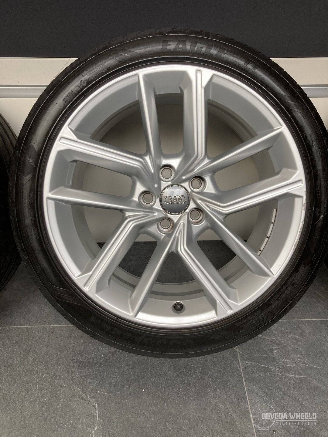 18” originele Audi a5 / S5 velgen + banden 5x112 8W0 601 025, Pneus et Jantes, 245 mm, Véhicule de tourisme, Pneus été